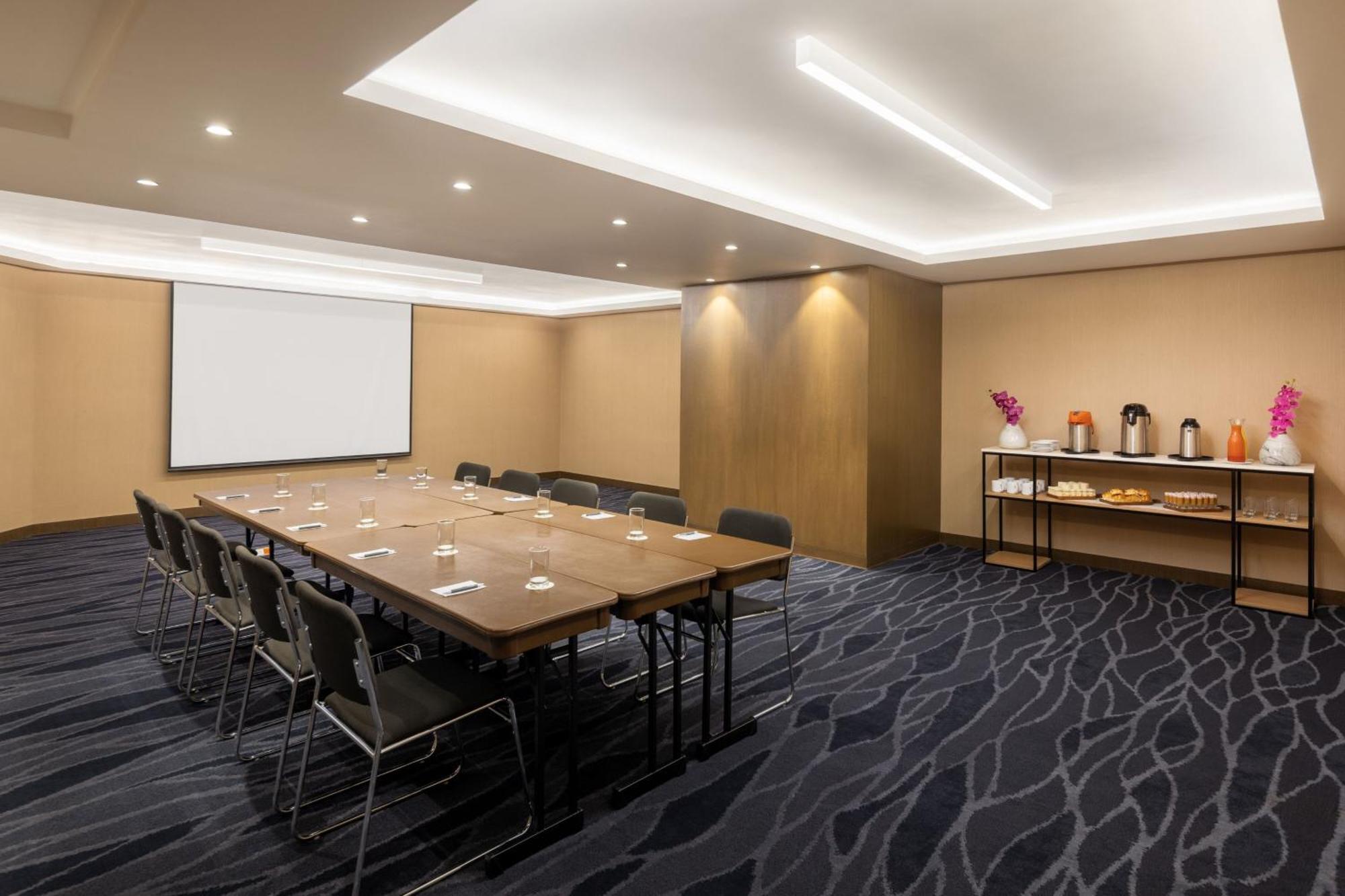Hotel Fairfield By Marriott Miraflores 3*